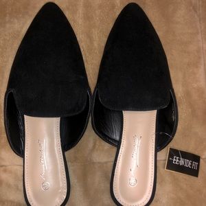 Black Chic Flats